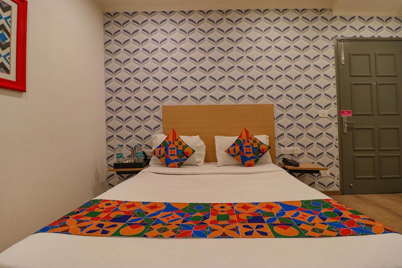 ניו דלהי Fabhotel Chattarpur Enclave מראה חיצוני תמונה